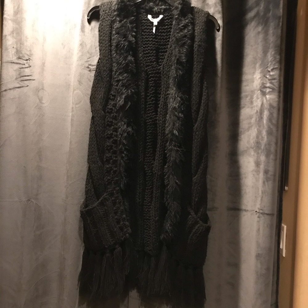 $5 when bundled 4 for $20 
Vest, Black Cable Knit